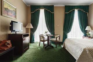 Отель Аркадия Плаза Отель Одесса Стандартный двухместный номер с 1 кроватью-4